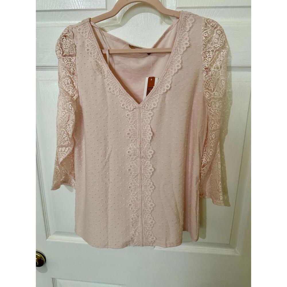 Belldini Women’s Iced Pink Lace Top Size M 3/4 Sleeve